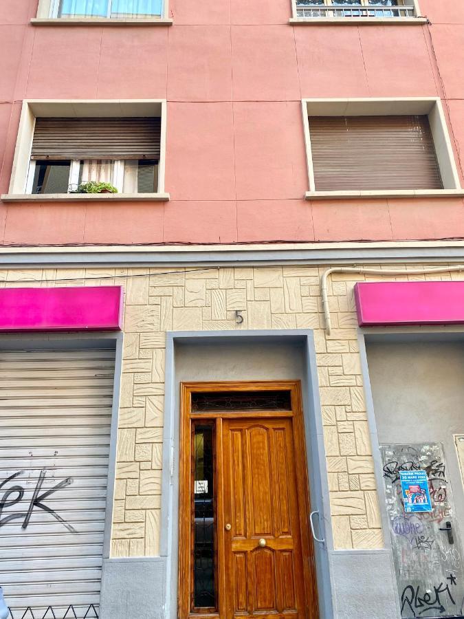 Habitacion Barato En Piso Familiar Compartido El Centro De La Ciudad Cerca De La Estacion De Autobuses Tarragona Exterior foto